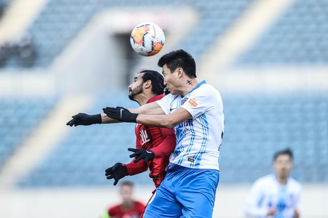 青岛男篮苦战不敌新疆，首场联赛遗憾收官